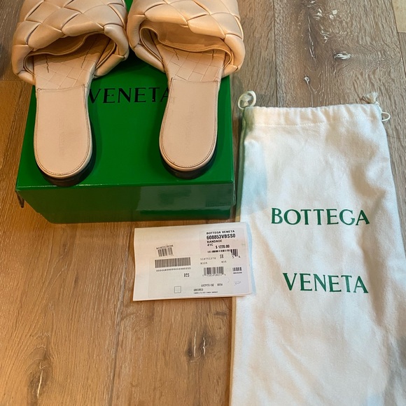 EUC BOTTEGA VENETA Size 41 Lido Flats Woven Slide Sandal in Bandage Nude Tan - Picture 3 of 12